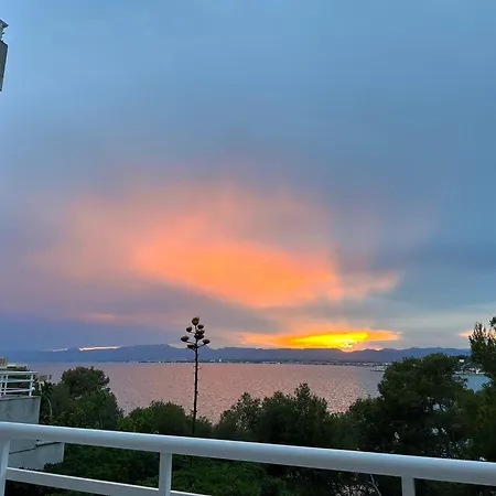 아파트 Sunset Sea View 살루
